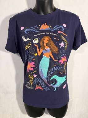 Women’s large Disney Navy The Little Mermaid Graphic Tee w/Teal & Pink graphic